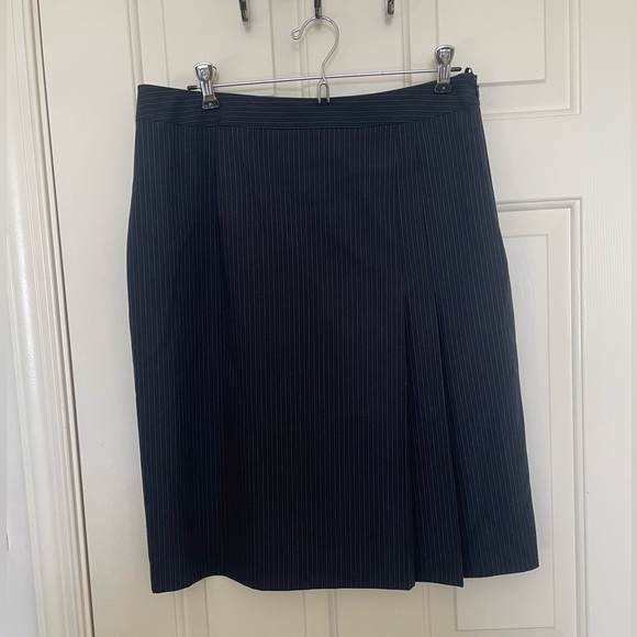 Brooks Brothers navy blue pin stripe skirt size 10 - Picture 1 of 8